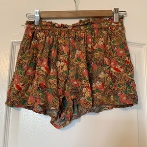 American eagle floral flowy shorts
